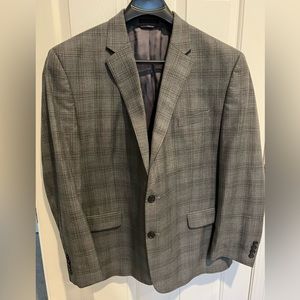 Men’s Gray plaid Lauren sport coat. Sz. 50R. Make offer!!